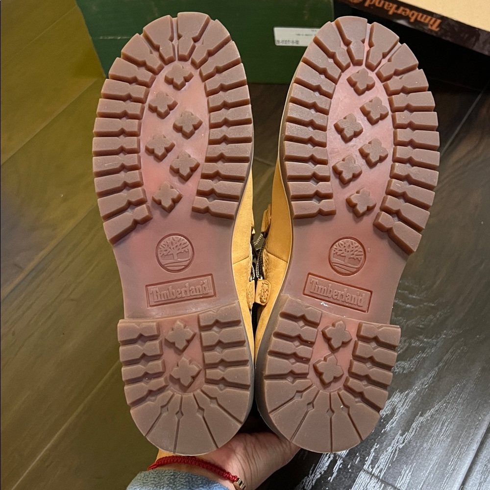 Timberland 6” Quilt Wheat/Brown Nubuck Boots - Picture 5 of 7